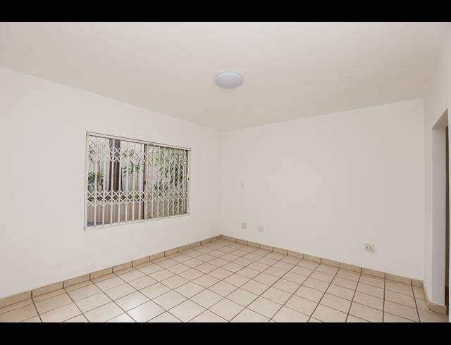 3 BEDROOM TOWNHOUSE FOR SALE IN ESSENWOOD